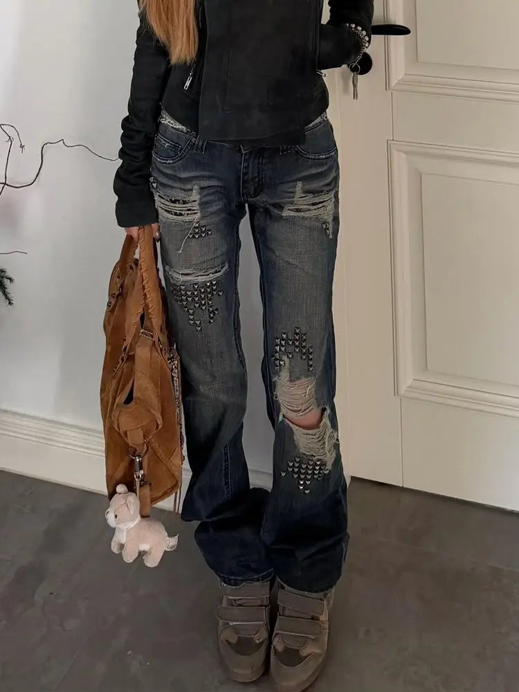 Scene Women’s Distressed Rivet Straight-Leg Jeans