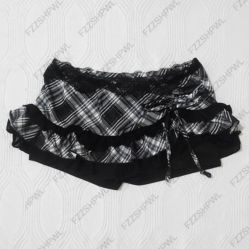 Scene Women's Black and White Plaid Lace-Trim Mini Skirt
