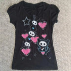 Scene Women's Black Skull and Heart Graphic Top