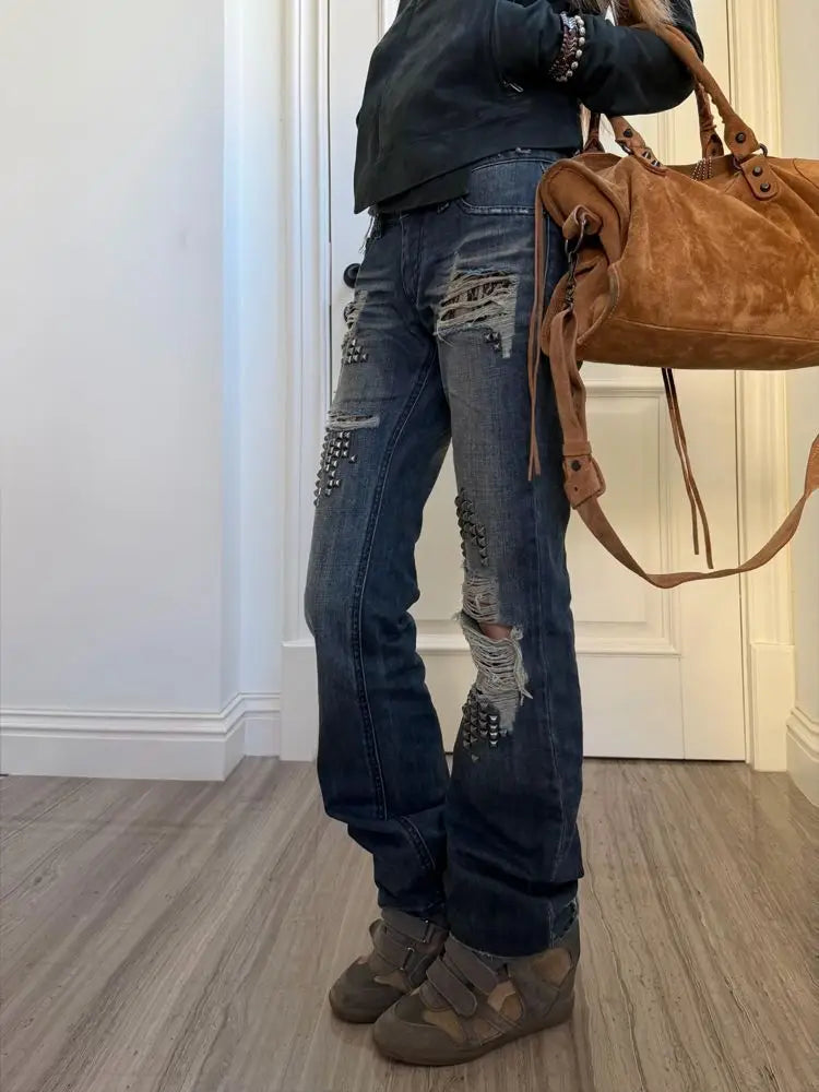Scene Women’s Distressed Rivet Straight-Leg Jeans