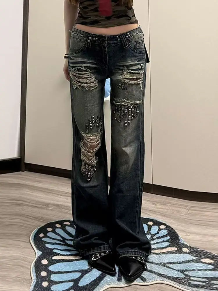 Scene Women’s Distressed Rivet Straight-Leg Jeans