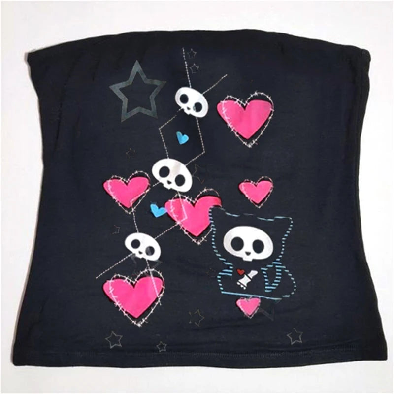 Scene Women's Black Skull and Heart Graphic Top