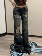 Scene Women’s Distressed Rivet Straight-Leg Jeans