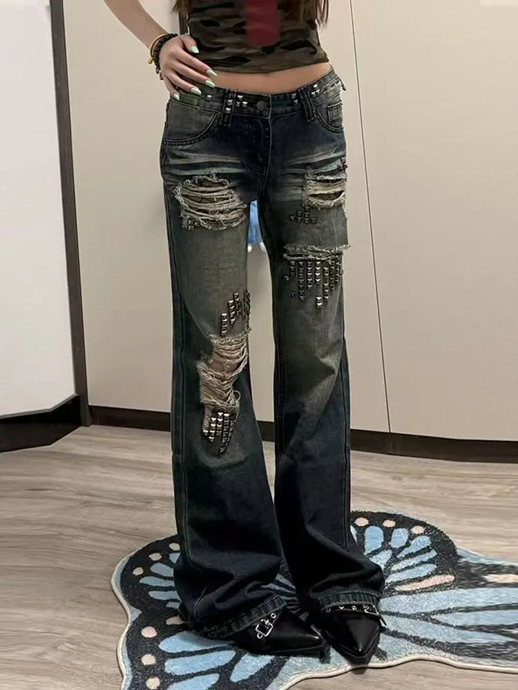 Scene Women’s Distressed Rivet Straight-Leg Jeans