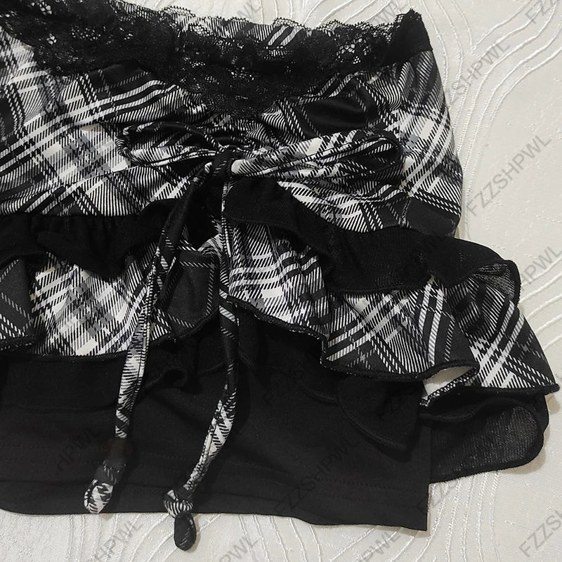 Scene Women's Black and White Plaid Lace-Trim Mini Skirt