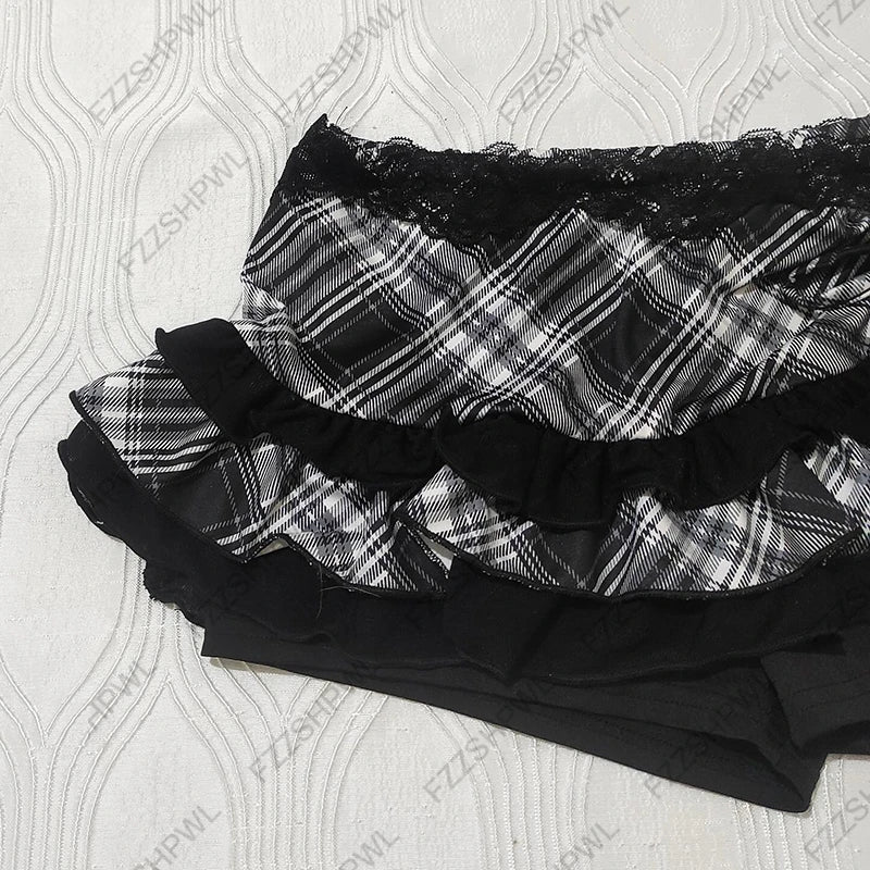 Scene Women's Black and White Plaid Lace-Trim Mini Skirt