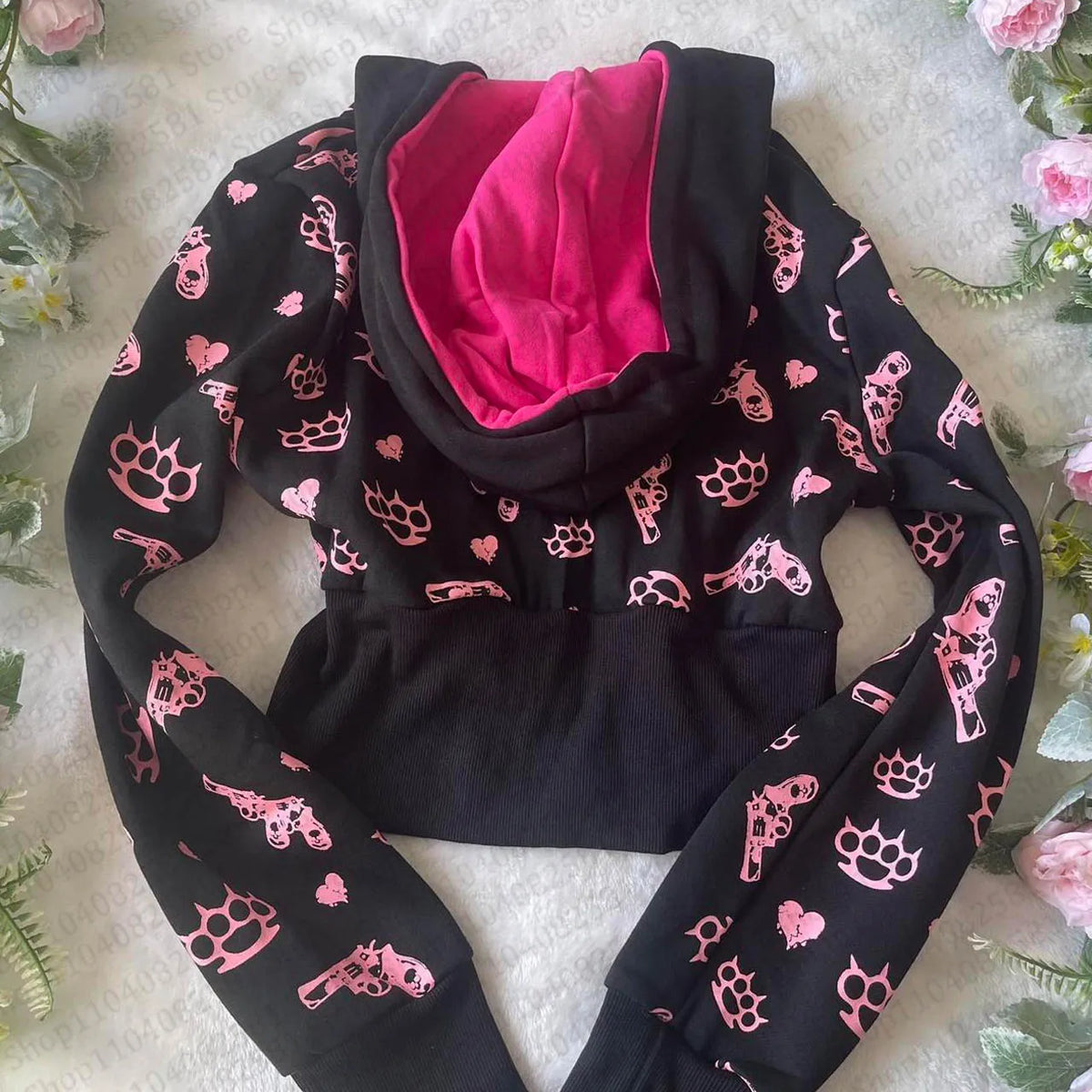 Scene Women's Black and Pink Graphic Zip-Up Hoodie